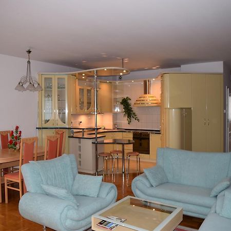 Dgm Apartment Warschau Buitenkant foto